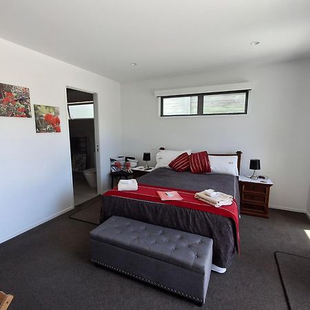 Papamoa Beach, Pohutukawa Deluxe Studio, On Hugoway Экстерьер фото